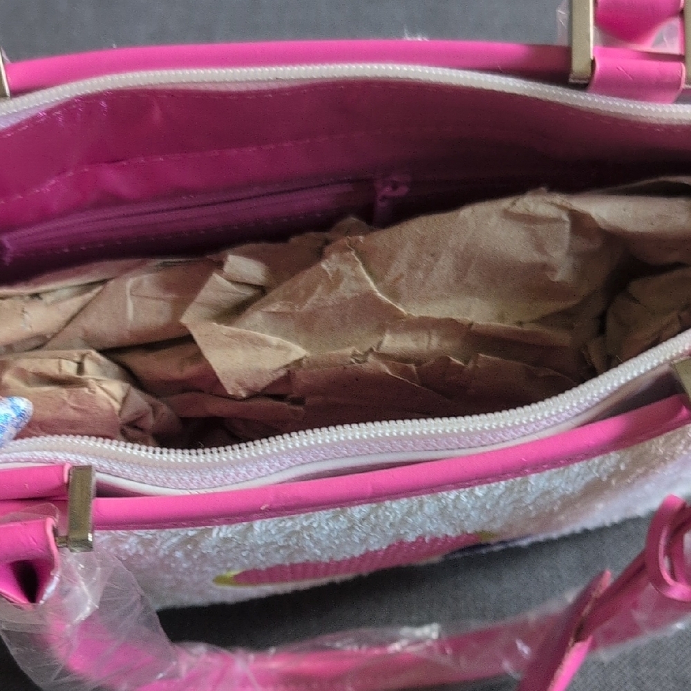 Stylish Pink and White Heart Tote Bag - Picture 2 of 6